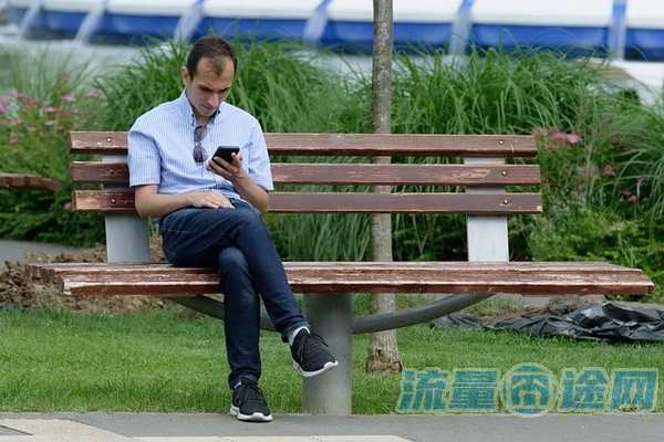 给孩子办单卡还是副卡好（副卡必须满一年才能取消吗）1