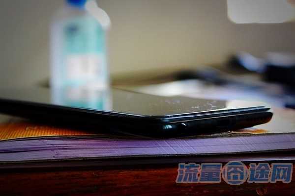 流量囧途文章-手机热点流量是什么卡（手机热点是数据流量吗）