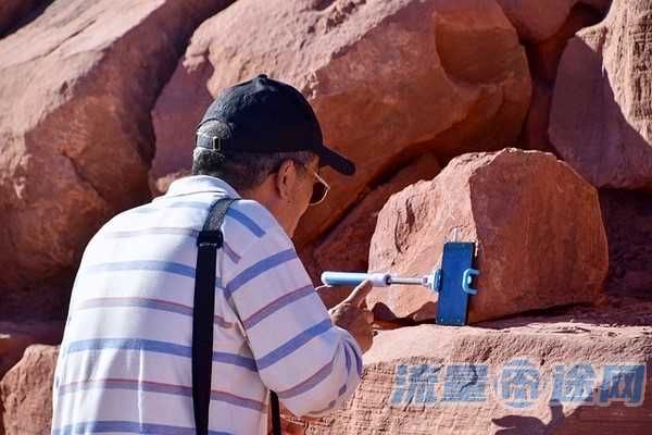流量囧途文章-电话流量少选什么卡（电话打的少流量用的多用什么